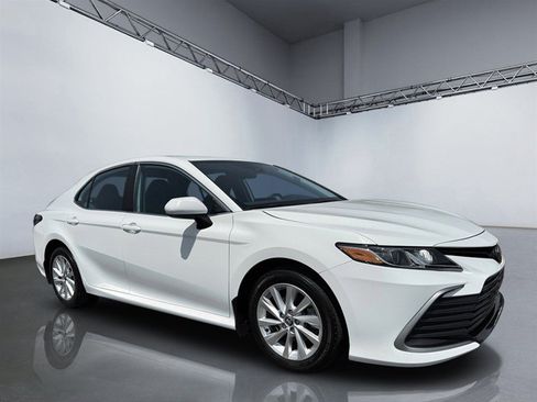 Used 2023 Toyota Camry LE AWD/4WD image 8