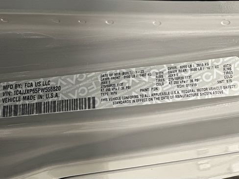 Used 2023 Jeep Wrangler Sahara image 12