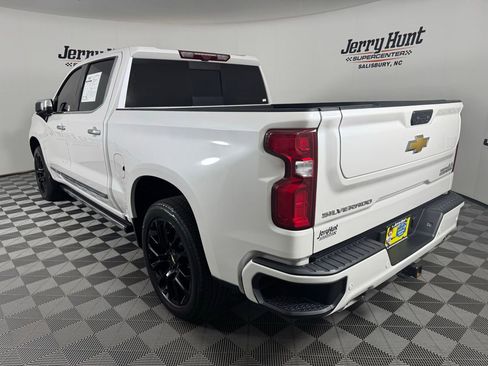 Used 2025 Chevrolet Silverado 1500 High Country w/ Technology Package AWD/4WD image 8