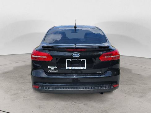 Used 2015 Ford Focus SE w/ Equipment Group 201A FWD image 7