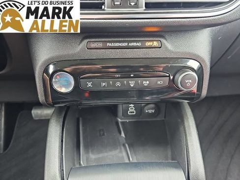 Used 2024 Ford Escape Platinum AWD/4WD image 17