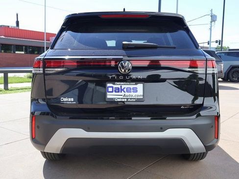 Used 2025 Volkswagen Tiguan S AWD/4WD image 6