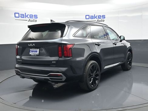 Certified 2023 Kia Sorento SX image 8