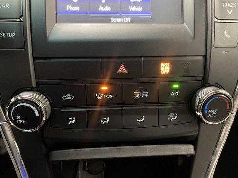 Used 2016 Toyota Camry LE FWD image 20
