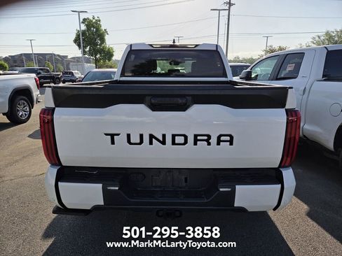 Used 2022 Toyota Tundra SR5 w/ SR5 Premium Package RWD image 8