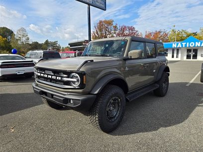 New 2025 Ford Bronco Outer Banks w/ Sasquatch Package