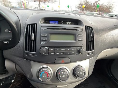 Used 2010 Hyundai Elantra GLS FWD image 14