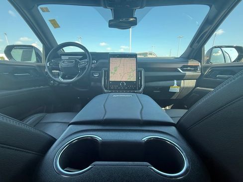 Used 2026 GMC Yukon Denali w/ Sun & Power Step Package AWD/4WD image 24