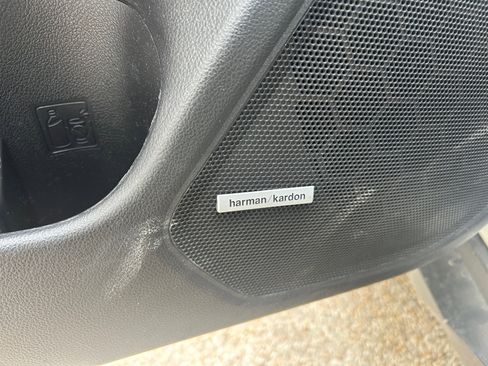 Used 2017 Subaru Outback 2.5i Limited image 14