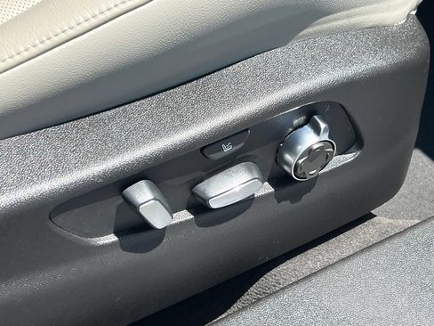 Used 2019 Cadillac XT4 Premium Luxury FWD image 28
