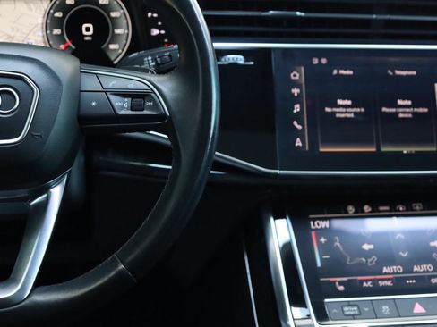 Used 2021 Audi Q7 3.0T Premium Plus image 39