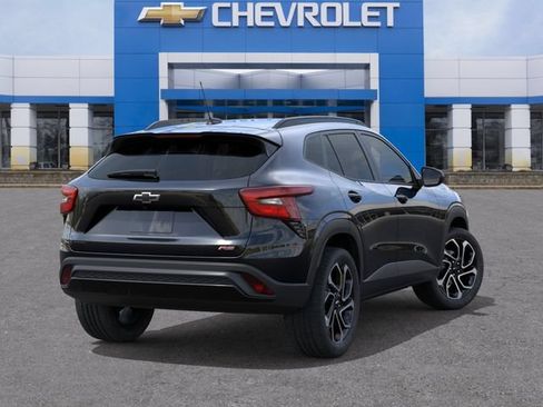 New 2026 Chevrolet Trax RS w/ Sunroof Package FWD image 4