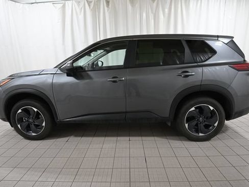 Used 2025 Nissan Rogue SV AWD/4WD image 9