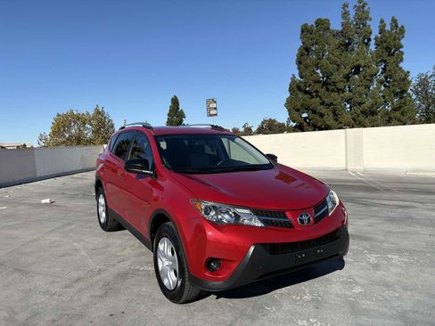 Used 2013 Toyota RAV4 LE image 32