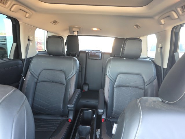 Used 2022 Nissan Pathfinder Platinum w/ Lighting Package (N92) FWD image 15