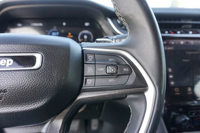 Used 2023 Jeep Grand Cherokee Limited AWD/4WD image 26