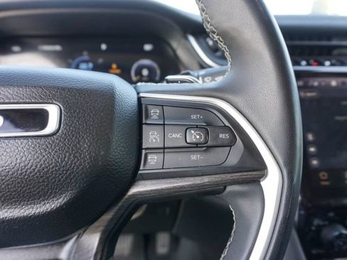 Used 2023 Jeep Grand Cherokee Limited AWD/4WD image 26