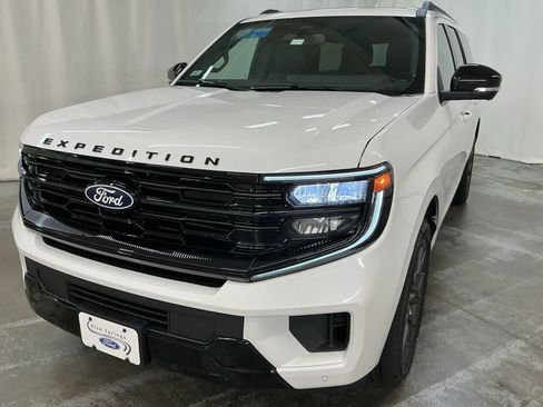 New 2027 Ford Expedition Max Platinum AWD/4WD image 3