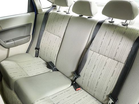 Used 2011 Ford Focus SE image 20