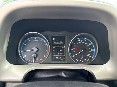 Used 2018 Toyota RAV4 XLE AWD/4WD image 11
