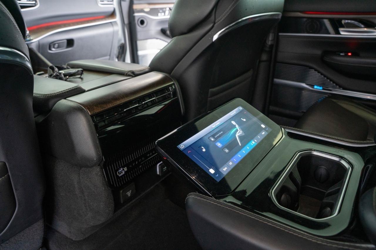 Used 2022 Jeep Grand Wagoneer Series I AWD/4WD image 19