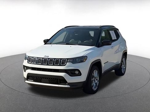 Used 2025 Jeep Compass Limited AWD/4WD image 7