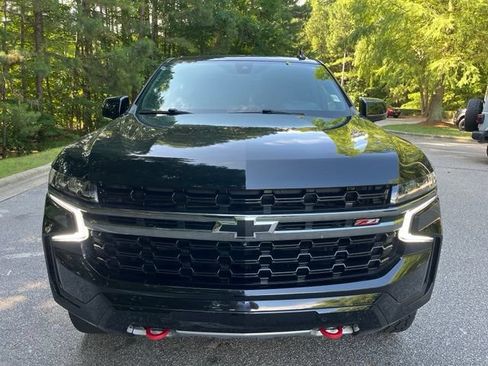 Used 2022 Chevrolet Tahoe Z71 w/ Luxury Package AWD/4WD image 3