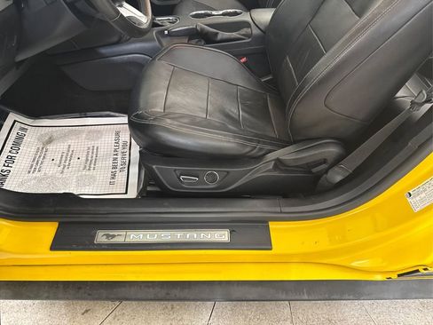 Used 2015 Ford Mustang Premium RWD image 33