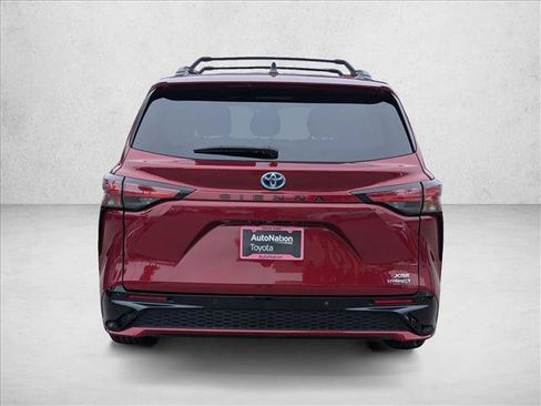 Certified 2022 Toyota Sienna XSE w/ XSE Plus Package FWD image 6