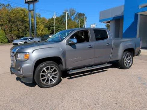 Certified 2022 GMC Canyon Denali image 4