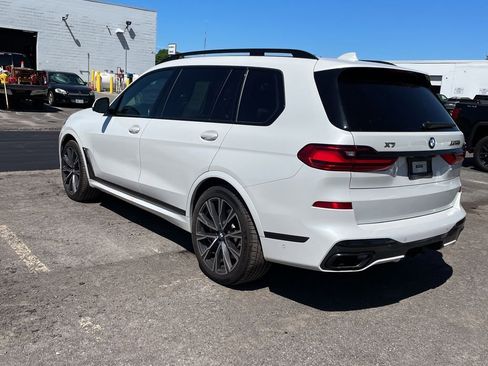 Used 2021 BMW X7 M50i w/ Dynamic Handling Package AWD/4WD image 2