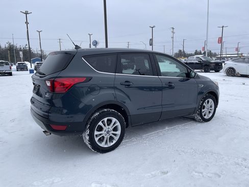 Used 2019 Ford Escape SE image 3