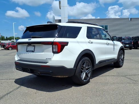 Certified 2025 Ford Explorer ST-Line w/ ST-Line Street Pack AWD/4WD image 17