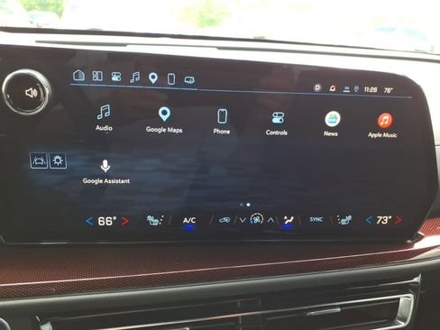 Used 2025 Chevrolet Traverse Z71 w/ Enhanced Driving Package AWD/4WD image 18