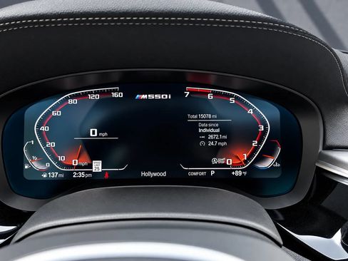 Used 2022 BMW M550i xDrive AWD/4WD image 11