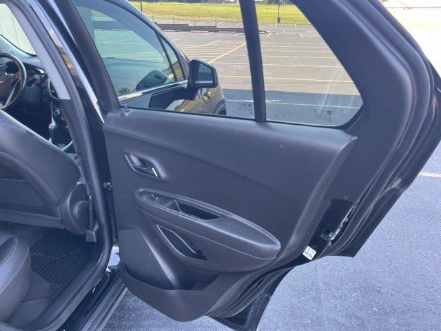 Used 2020 Chevrolet Trax LT w/ Driver Confidence Package FWD image 42