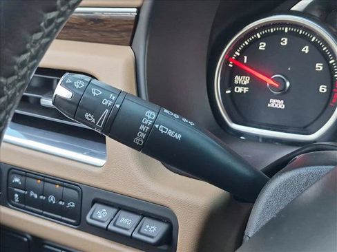 Used 2021 Chevrolet Tahoe Premier w/ Premium Package RWD image 15