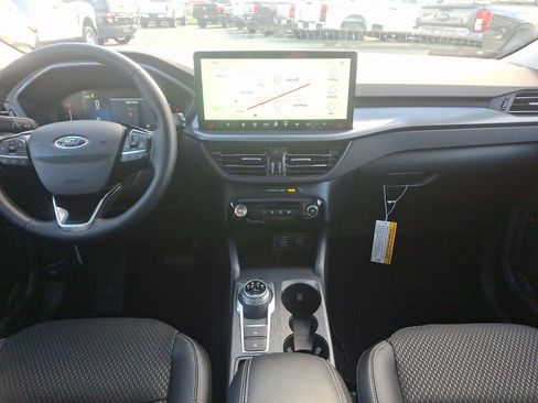 New 2025 Ford Escape SE w/ Class II Trailer Tow Package FWD image 17