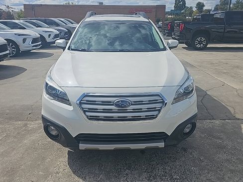 Used 2017 Subaru Outback 2.5i Limited w/ Popular Package #5 image 3