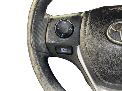 Used 2019 Toyota Corolla LE image 30