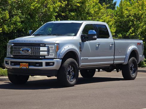 Used 2017 Ford F350 Platinum w/ Platinum Ultimate Package AWD/4WD image 8