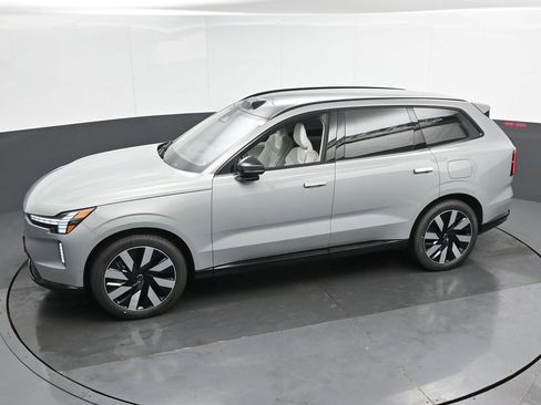New 2025 Volvo EX90 Ultra AWD/4WD image 38