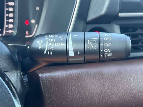 Used 2025 Honda Pilot Elite image 25