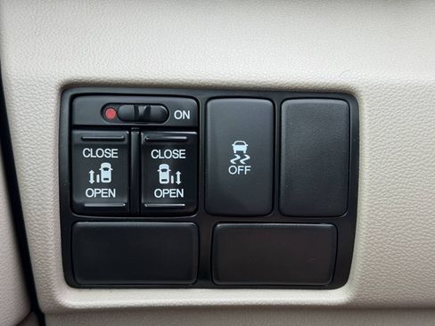 Used 2014 Honda Odyssey EX image 18