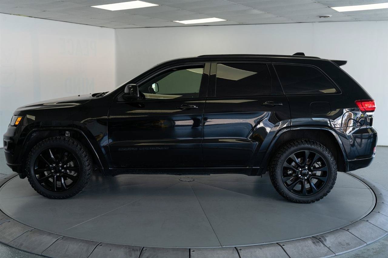 Used 2020 Jeep Grand Cherokee Altitude AWD/4WD image 8