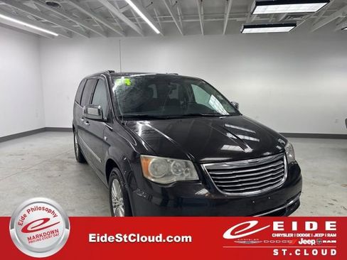Used 2014 Chrysler Town & Country Touring-L FWD image 1