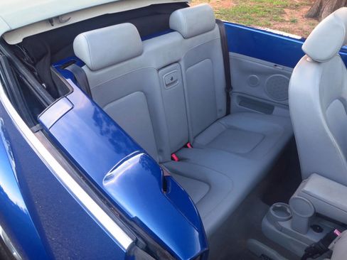 Used 2007 Volkswagen Beetle Convertible w/ Package 1 FWD image 13