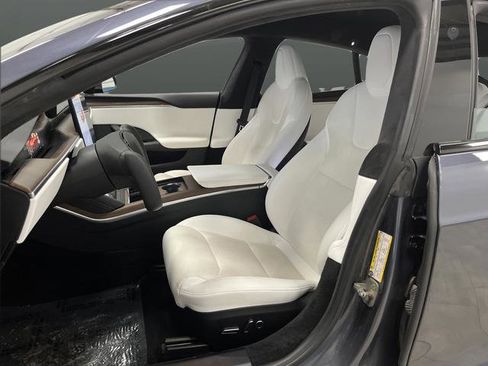 Used 2022 Tesla Model S image 4