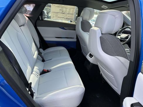 New 2025 Cadillac Optiq Luxury 1 image 11