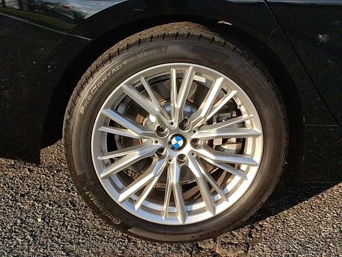 Used 2023 BMW 330i xDrive Sedan w/ Premium Package image 6